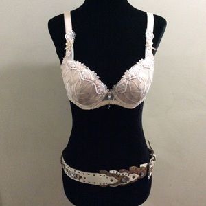 NWOT Unique Wacoal multi-coloured lace padded bra